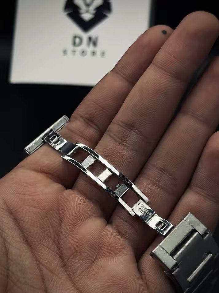 Hublot Men's Watches with Chain Straps ⌚️